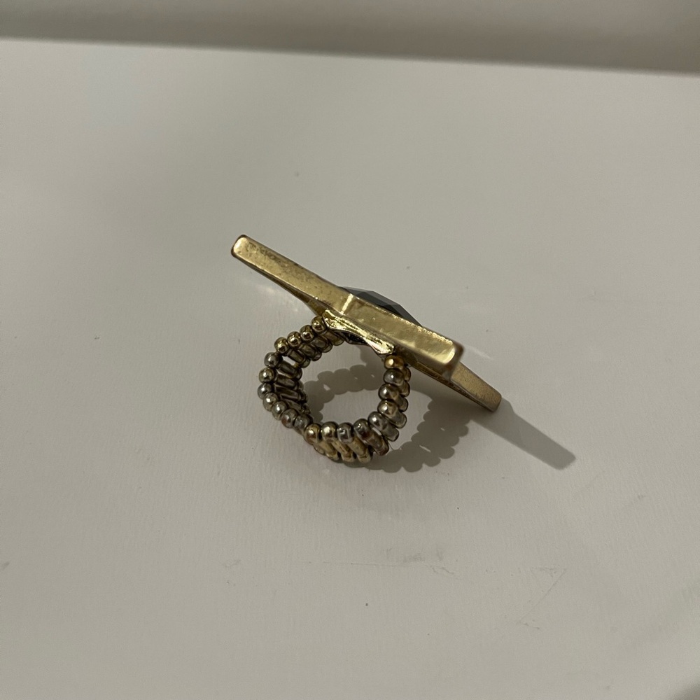 Statement Ring Black & Gold - Picture 2 of 10